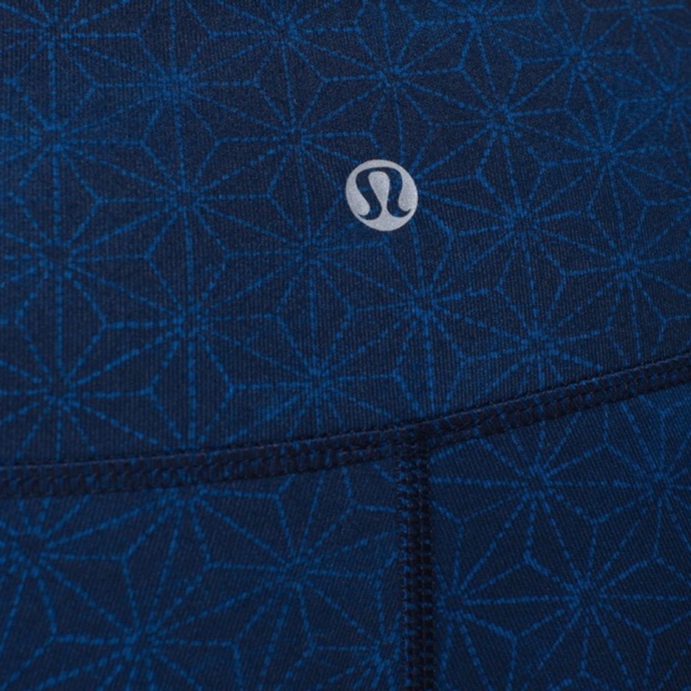 Lululemon Wunder Under Sashico Star Print Crops - Picture 5 of 5